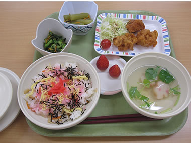 桃の節句の料理の写真